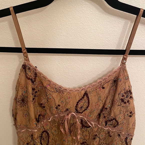 Very cute tank top 🤎 - Picture 3 of 6